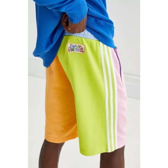 mans adidas Love Unites Bloom Short multicolor Medium - Picture 2 of 5